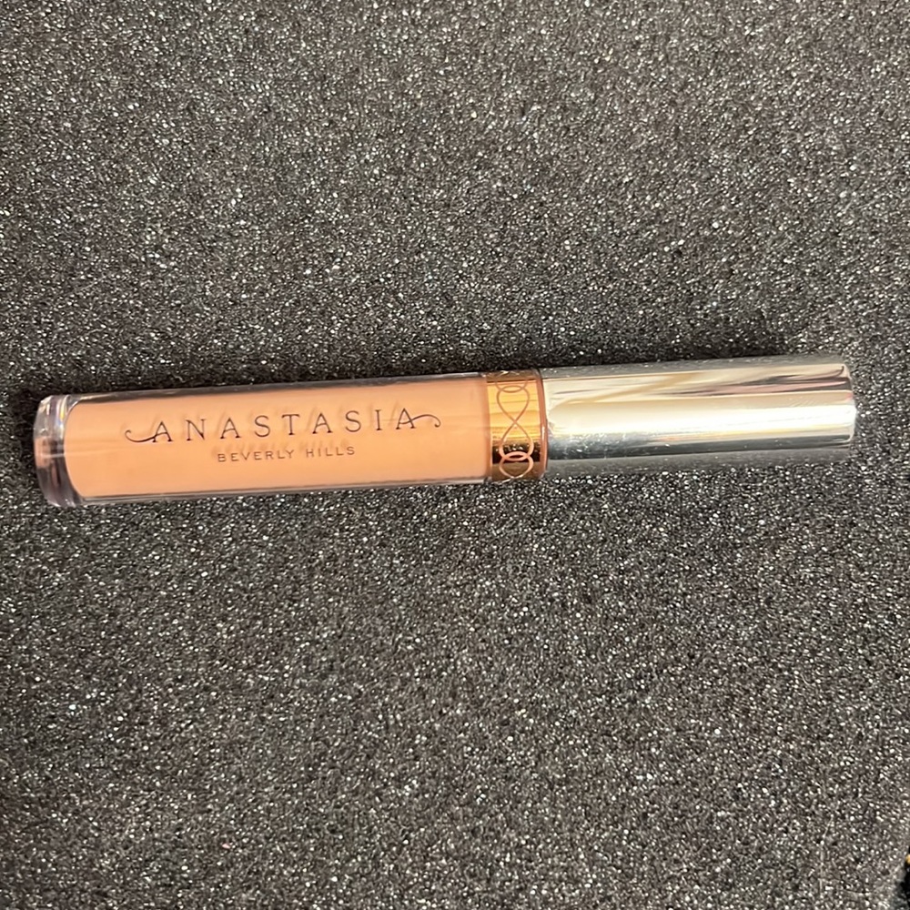 🛍️NWT Anastasia Beverly Hills “naked” liquid lipstick!FULL SIZE